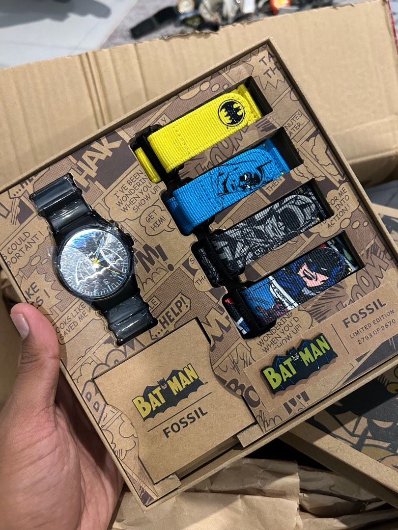 FOSSIL BATMAN, Men's Fashion, Watches & Accessories, Watches on Carousell