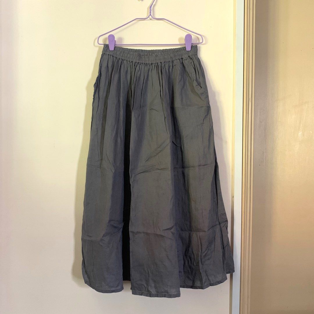 Grey linen flowy midi skirt with pockets