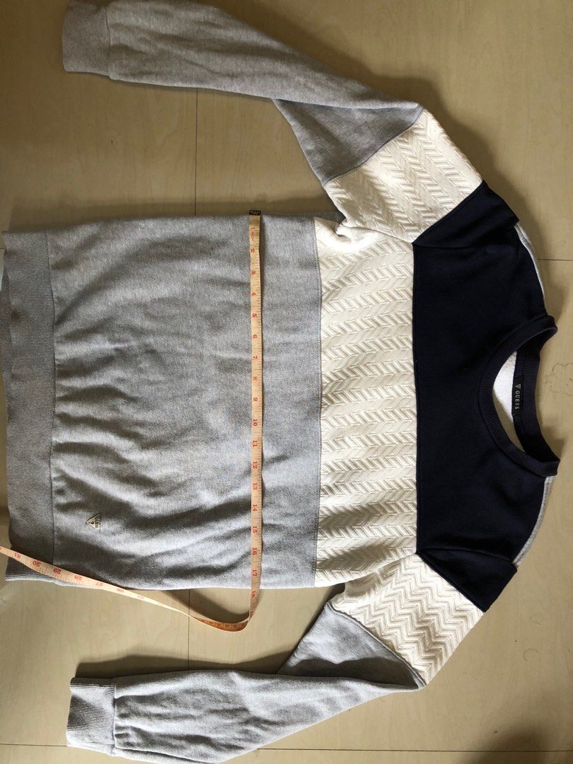 Guess Pullover Sweater (Category: Coats, Jackets and Outerwear) located in Quezon City. Submitted by steeldesign (Listing ID 1268164044, Image 2). Description: Gucci Pullover Sweater Dimension: 26” in Length x 18” in Width Size: Medium Unisex RFS: Decluttering, Bigay ng utol from Japan. Price is negotiable for sure buyers. Kindly lower your expectations since this has been lightly used. Please see the photos attached..