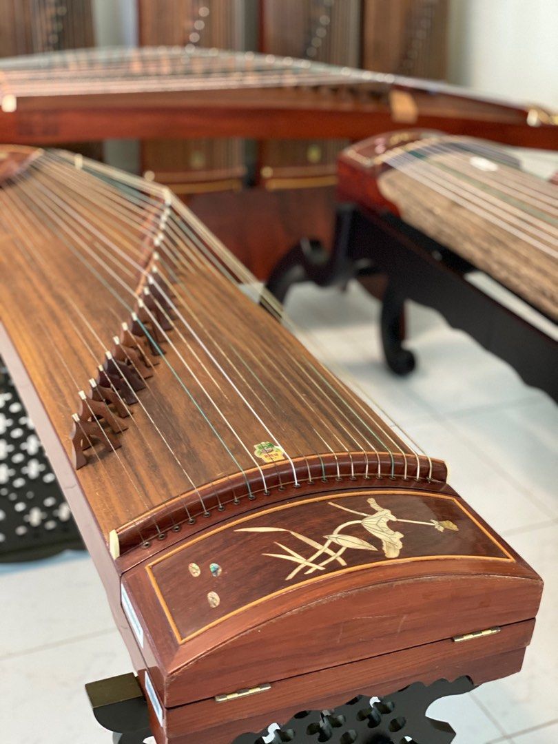 Guzheng Secondhand zither on sale, Hobbies & Toys, Music & Media