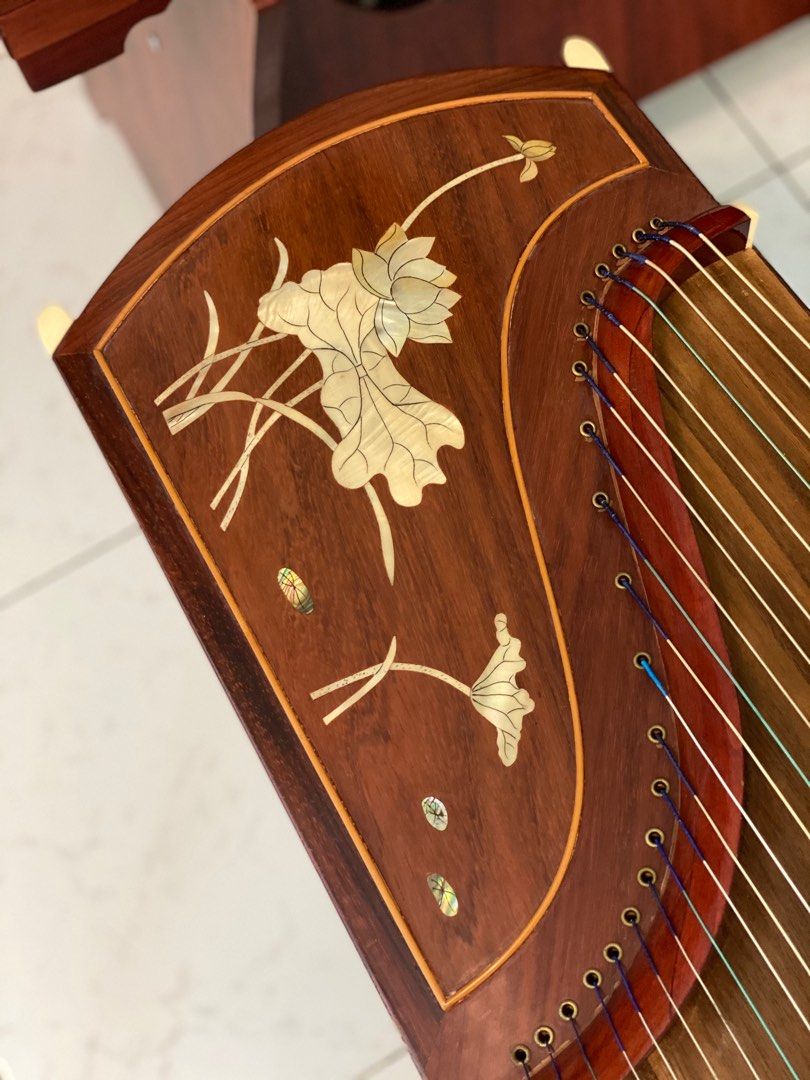 Guzheng Secondhand zither on sale, Hobbies & Toys, Music & Media