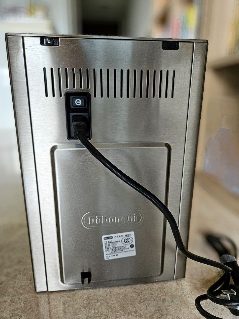 High end coffee machine from DeLonghi, TV & Home Appliances, Kitchen