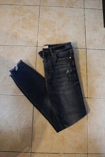 (Category: ) located in . Submitted by cheapfinds02 (Listing ID 1268191379, Image 1). Description: .