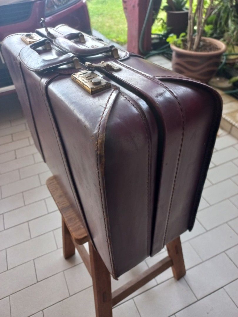 Hit briefcase clearance