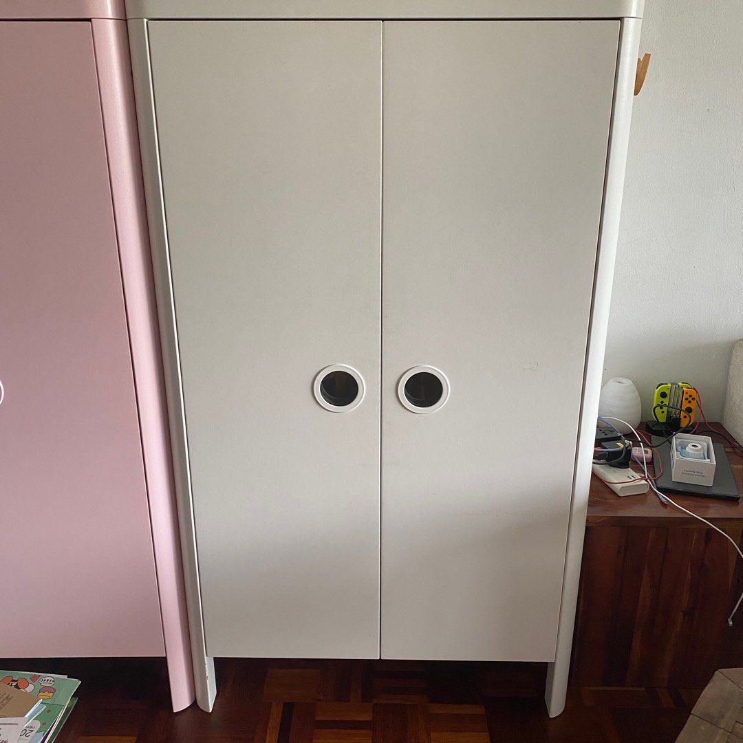Busunge ikea store wardrobe
