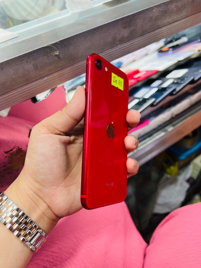 Iphone SE 2020 Smartlocked (Category: iPhone SE Series) located in San Juan City. Submitted by javedsgadgetshop (Listing ID 1268143067, Image 3). Description: OPEN FOR INSTALLMENT VIA CREDIT CARD/GGIVES & SWAP/TRADE-IN! WE BUY AND SELL ( ANYKINDS OF UNIT BINIBILI PO NAMIN)! PTPA : Padelete po f bawal Read ❗️Onhand ‼️ Iphone SE 2020 •128gb •NTC Variant •90% batt health •Smartlocked •95% Smoothness •No hidden issue | No Repaired •100% Authentic | N