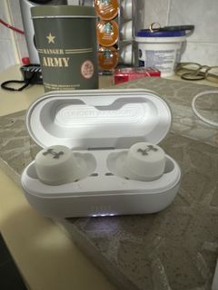 Under best sale armour airpods