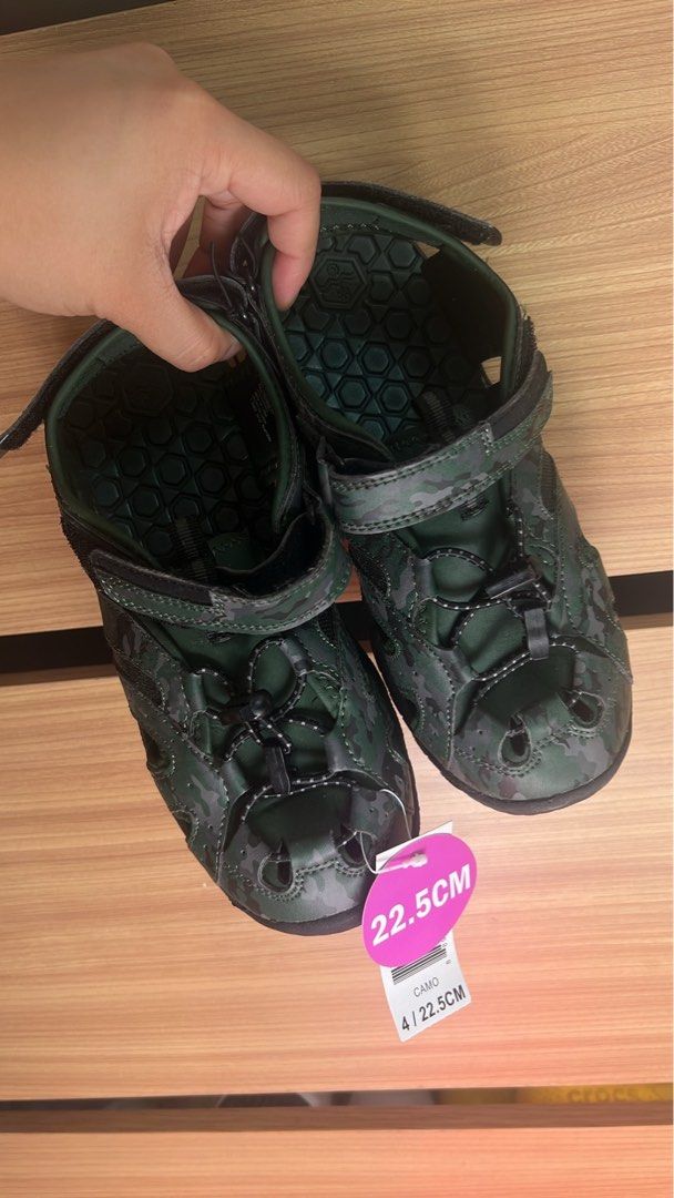 Khombu clearance kids sandals