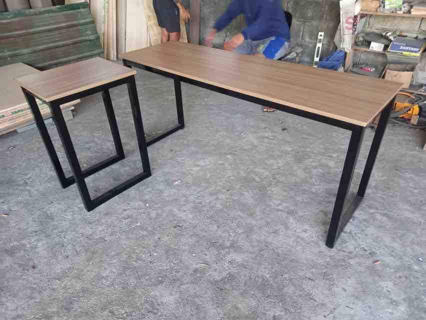 Laminated top sunlesh desk (black frame) (Category: Tables & Sets) located in Paranaque City. Submitted by bfria (Listing ID 1268205357, Image 3). Description: Laminated top sunlesh desk - black frame with gliders Dimensions: 160x50x74 40x50x74 👓 PLEASE READ 👓 📌 Item is secondhand unless stated New 📌 Color may vary due to lighting 📌 No meet-ups 📌 NO RUSH shipping 📌 The buyer will shoulder the shipping fee. 📌 Kindly manage your expectation