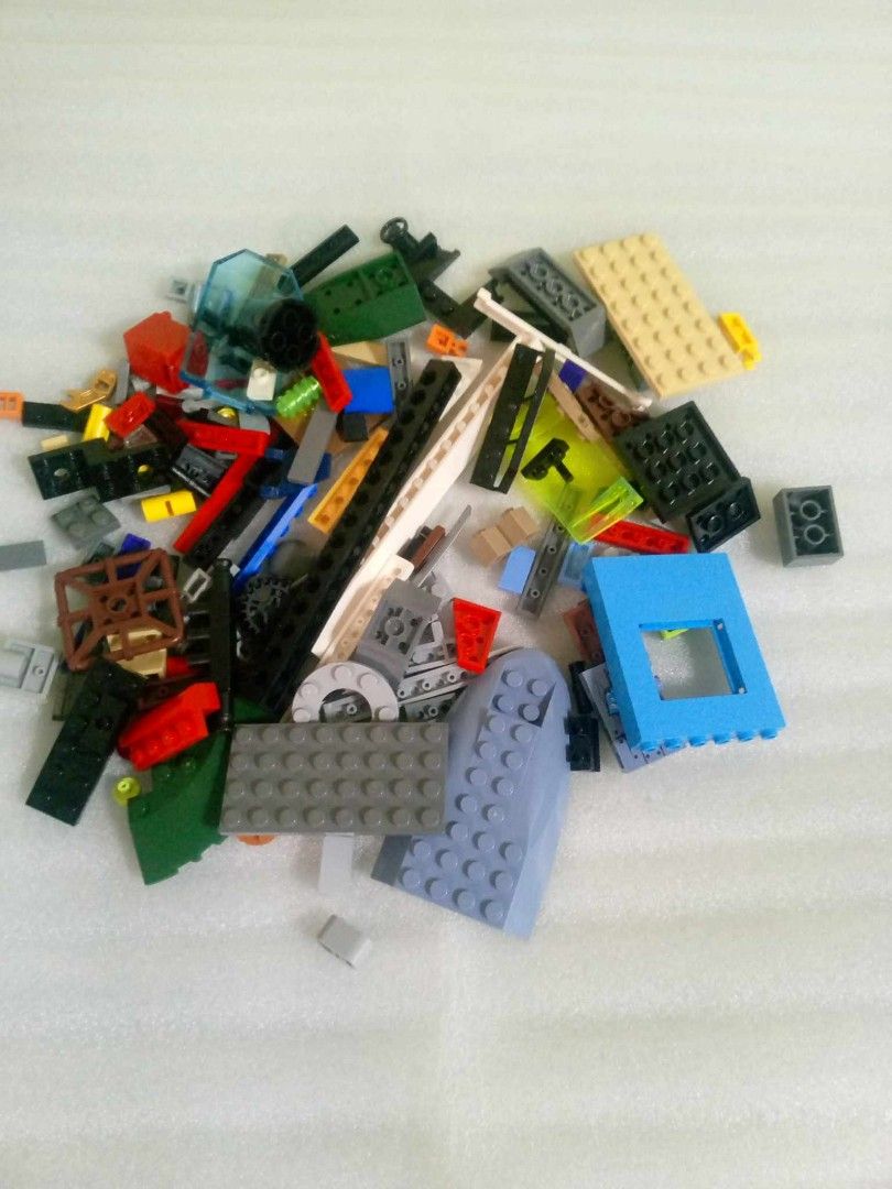 Lego Bricks Lot (Category: Lego & Building Sets) located in Pasig City. Submitted by liezel-liezel (Listing ID 1268172256, Image 3). Description: Loose lego bricks Pasig Location Shipping at your expense.