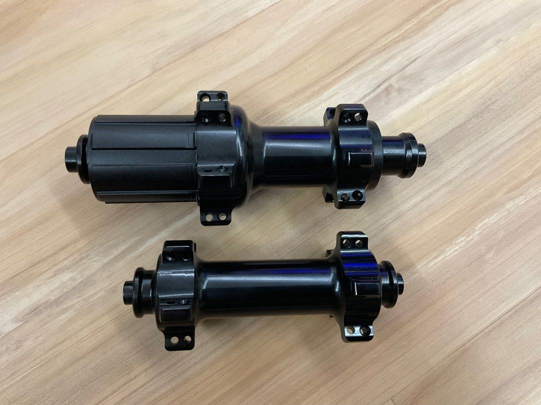 Lightweight 2025 road hubs