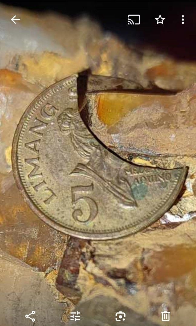 Limang Sentimos error coin (Category: Currency) located in Muntinlupa City. Submitted by voltlovebird (Listing ID 1268272103, Image 2). Description: sale plus sf.. 5 sentimos - clip planchet error coin.