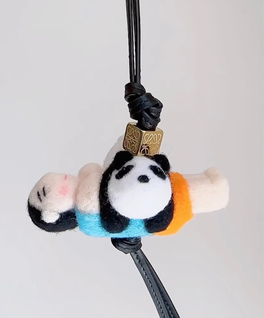 キーホルダー・キーリング Loewe Multicolor Loewe X Suna Fujita Panda Charm LOEWE x Suna Fujita】直営店買付 タコとハムスター チャーム
