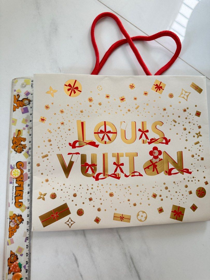 Louis Vuitton Christmas 2023 edition paper bag