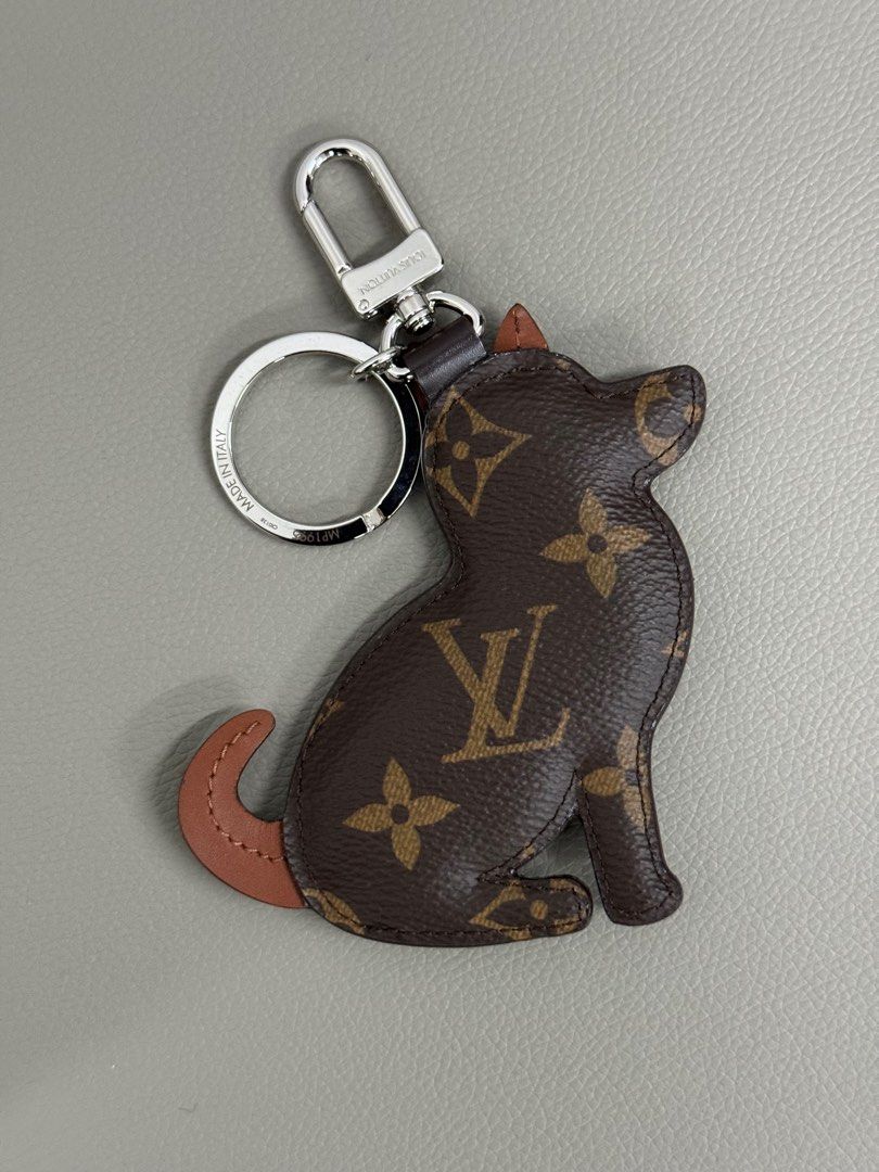 LOUIS VUITTON LV DOG KEYCHAIN
