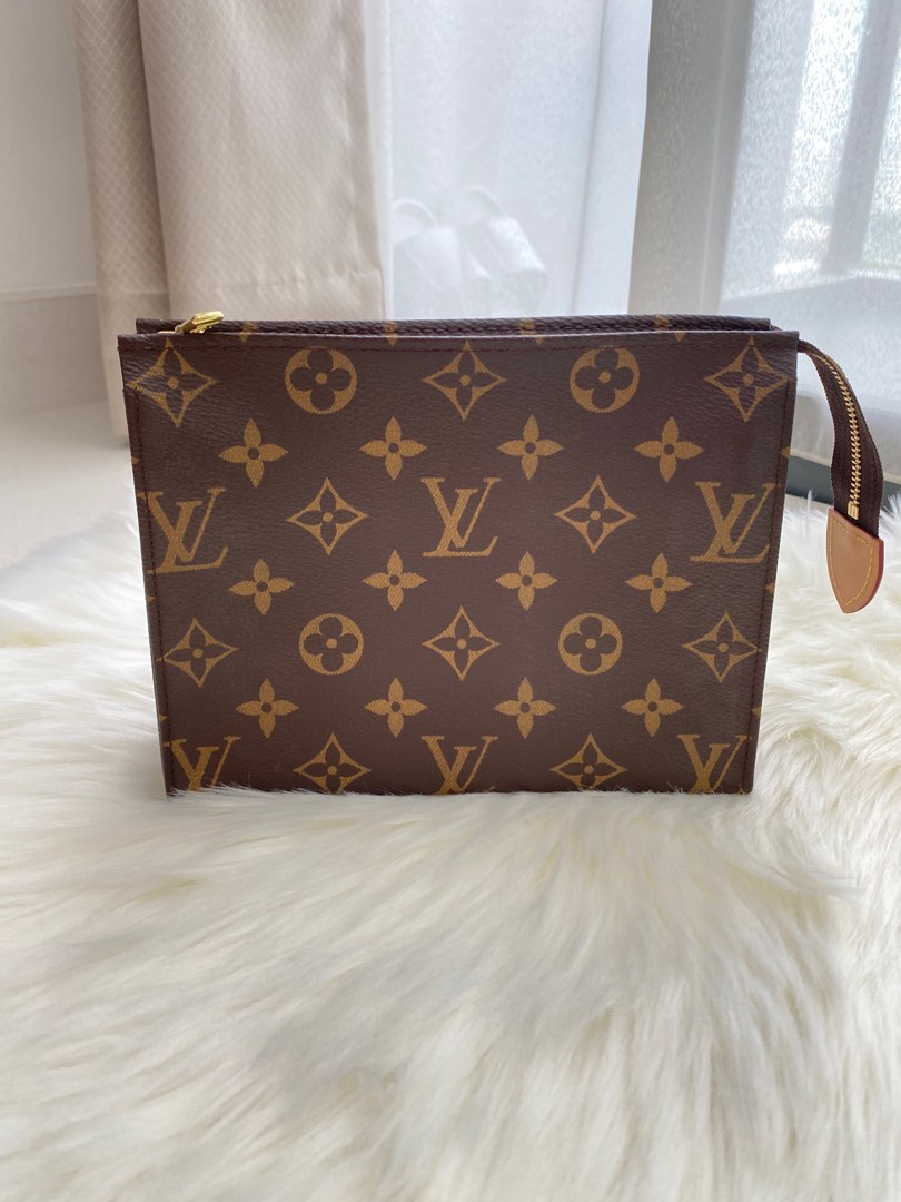 Toiletry pouch 2025 19 louis vuitton