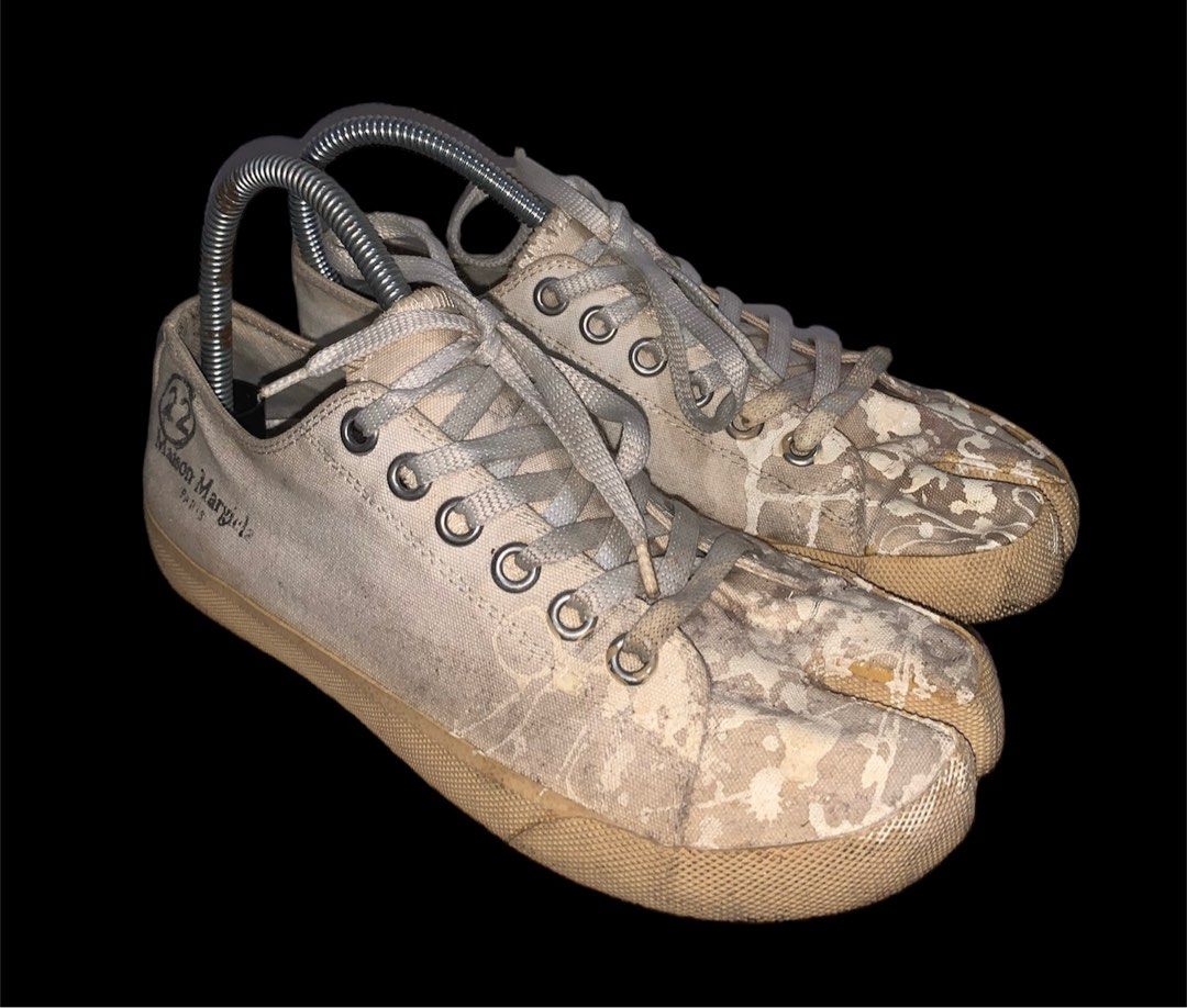 Maison Martin Margiela (Category: Sneakers & Footwear) located in Binan City. Submitted by disqualified_but_undefeated (Listing ID 1268324039, Image 2). Description: Maison Martin Margiela Tabi Sneakers Line 22 Womens Size 37 Well Used But presentable.
