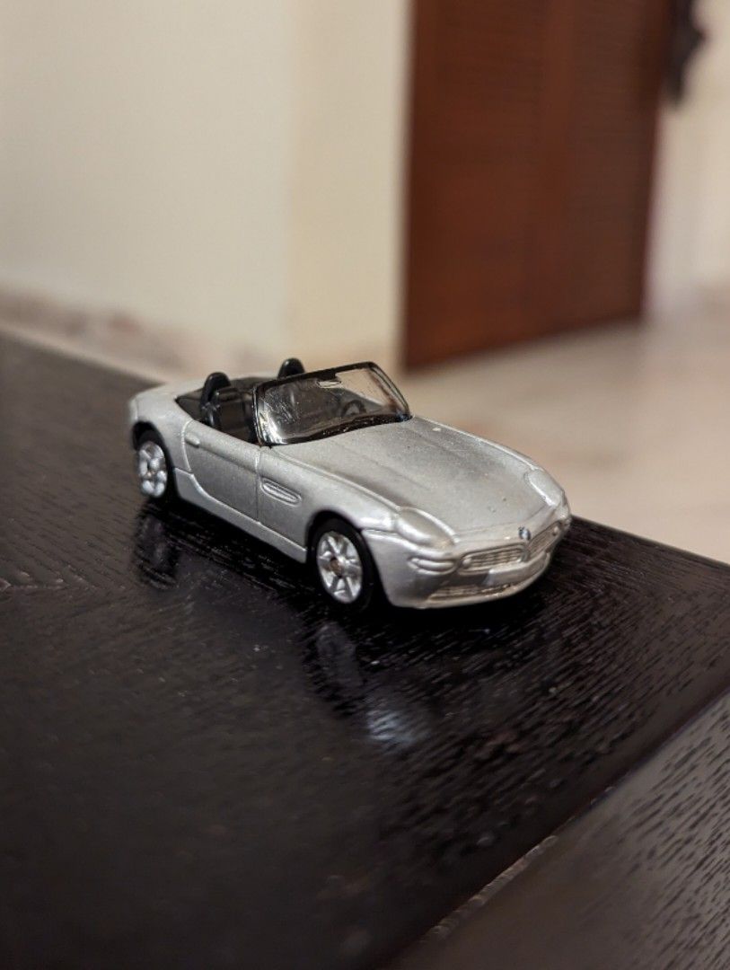 BMW Z8 ROUGE 1/24 SANS BOITE - Boutique Loisir & Collection
