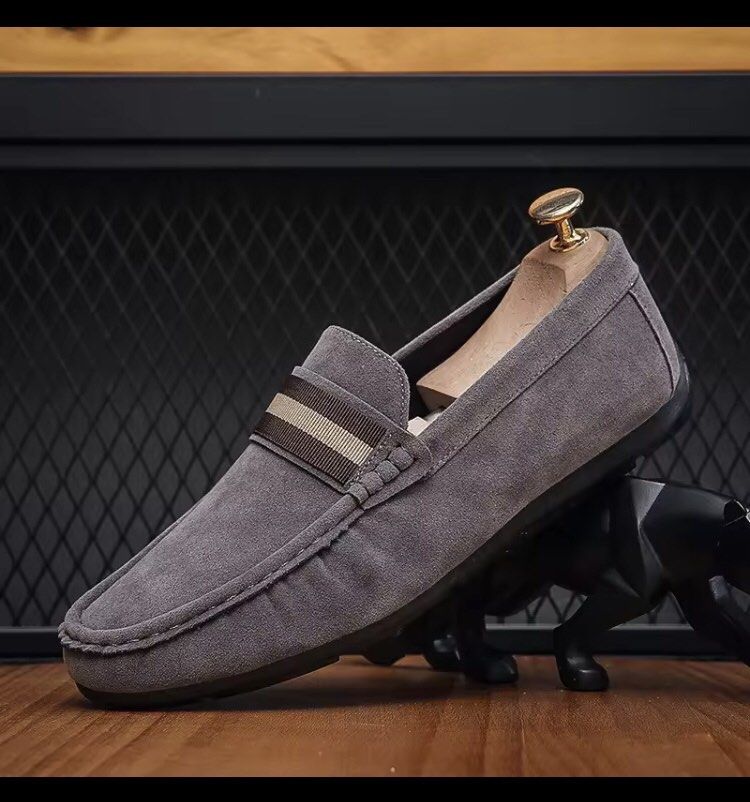 Men Grey Suede Business Casual Shoes