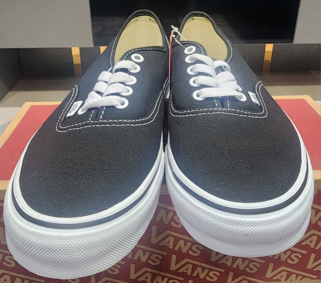Vans mens authentic core classic sneakers hotsell