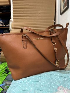 (Category: ) located in . Submitted by shopwithbq (Listing ID 1268147548, Image 1). Description: .