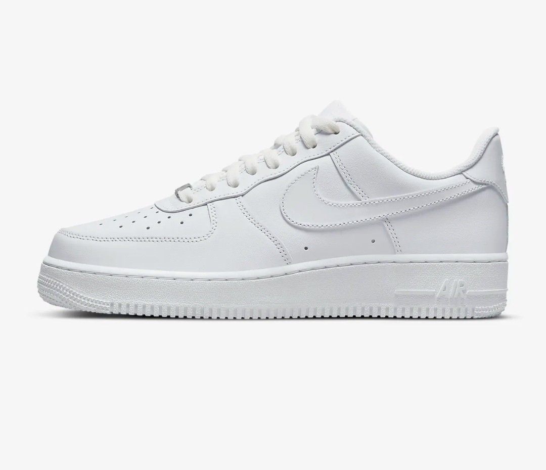 Nike airforce 1 triple white for kids (Category: Sneakers) located in Bulacan. Submitted by JewelsbyEllize (Listing ID 1268247195, Image 1). Description: Nike airforce 1 triple white for Kids Size: 3.5Y U. S. 21.9 cm No box included Authentic/original.