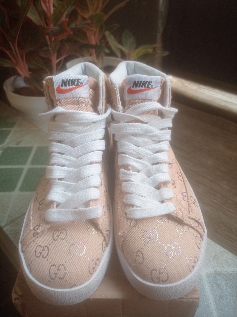 Nike collab top with gucci