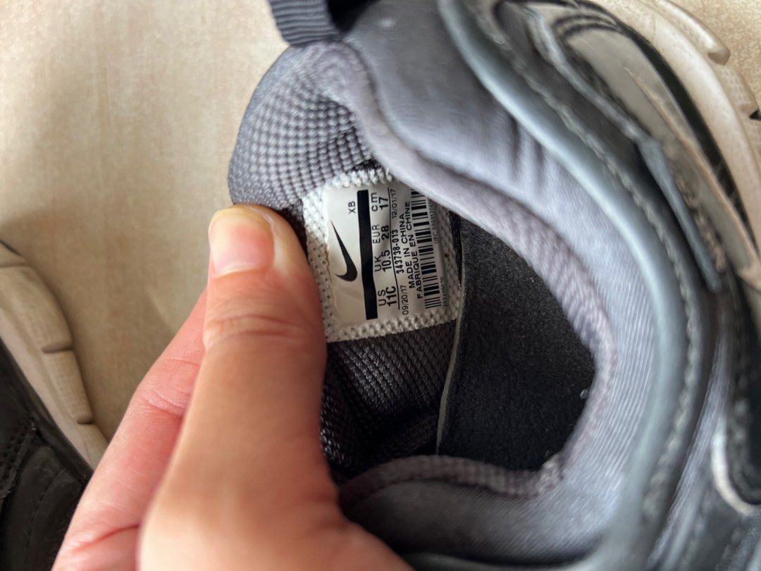 Silver nike top costo