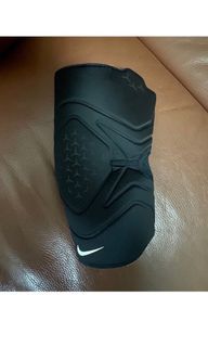 Nike Pro Dri-Fit 黑色護膝S號