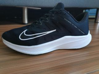 Nike Quest Runnung Shoes
Size 8mens 9womens 26cm