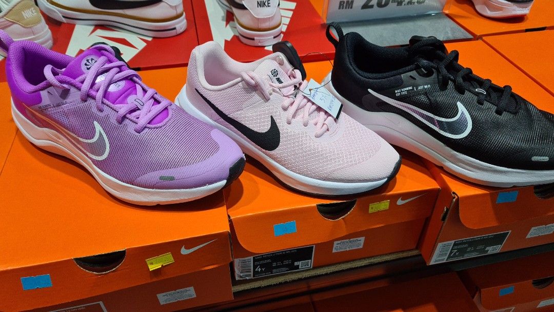 Buying nike shoes sale