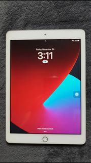 S> Apple iPad 9.7" 6th Gen 32GB
