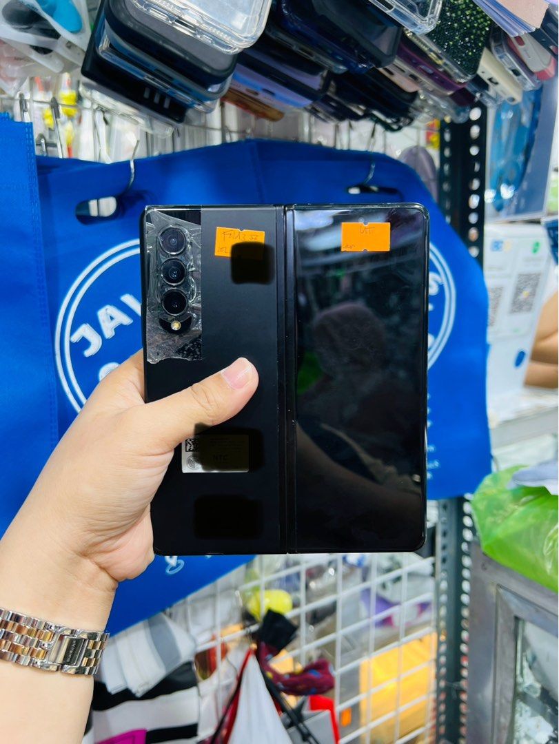 Samsung Z Fold 3 (Category: Samsung) located in San Juan City. Submitted by javedsgadgetshop (Listing ID 1268138001, Image 1). Description: OPEN FOR INSTALLMENT VIA CREDIT CARD/GGIVES & SWAP/TRADE-IN! WE BUY AND SELL ( ANYKINDS OF UNIT BINIBILI PO NAMIN)! PTPA : Padelete po f bawal Read ❗️Onhand ‼️ Samsung Zfold 3 5g •256gb •NTC Variant •Good batt health •Factory Unlock •95% Smoothness •No hidden issue | No Repaired •100% Authentic | Not Refurbis