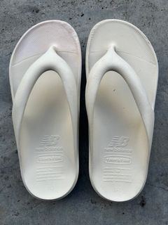 sandal/flip flops new balance X Taw & Toe