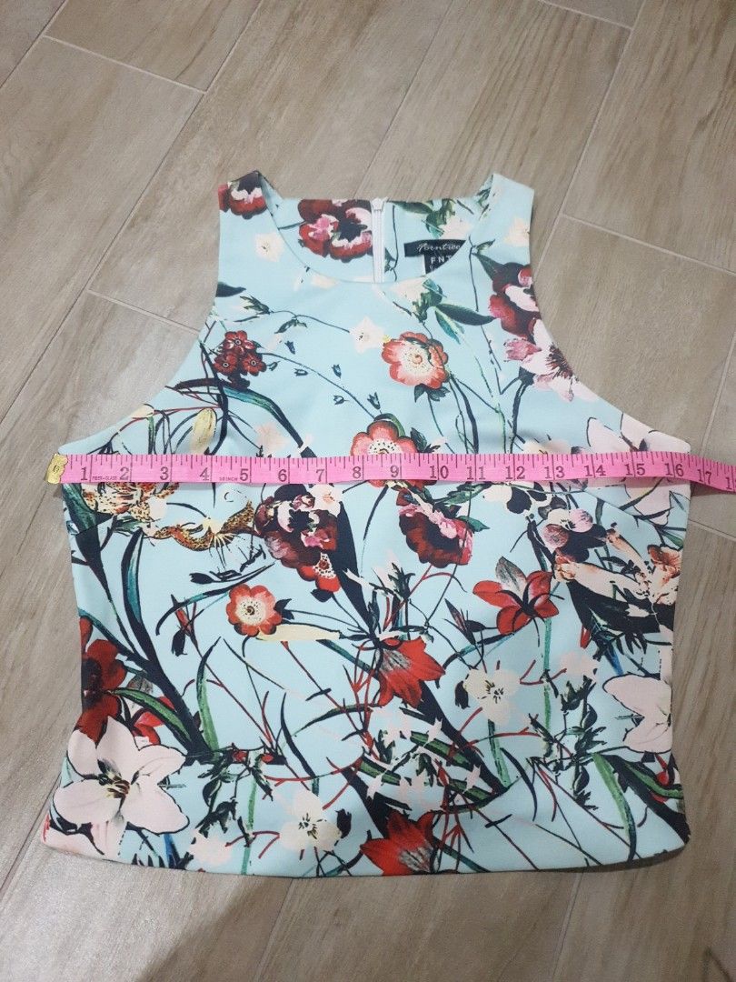 Sleeveless floral top quality, Women's Fashion, Tops, Other Tops on  Carousell