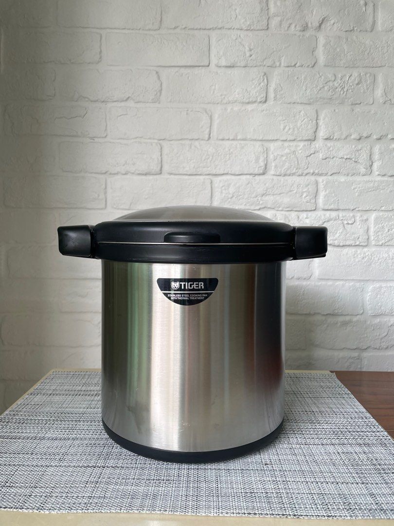 Stainless steel Tiger Thermal Pot 4.5 L, TV & Home Appliances, Kitchen  Appliances, Other Kitchen Appliances on Carousell