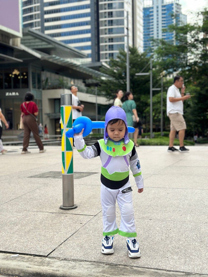 Toy Story Buzz costume (Category: Babies & Kids Fashion) located in Manila. Submitted by tinytyn_tree (Listing ID 1268233802, Image 2). Description: Complete with buzz wings and head dress 2yo to 3yo petite My son is 3yo. .