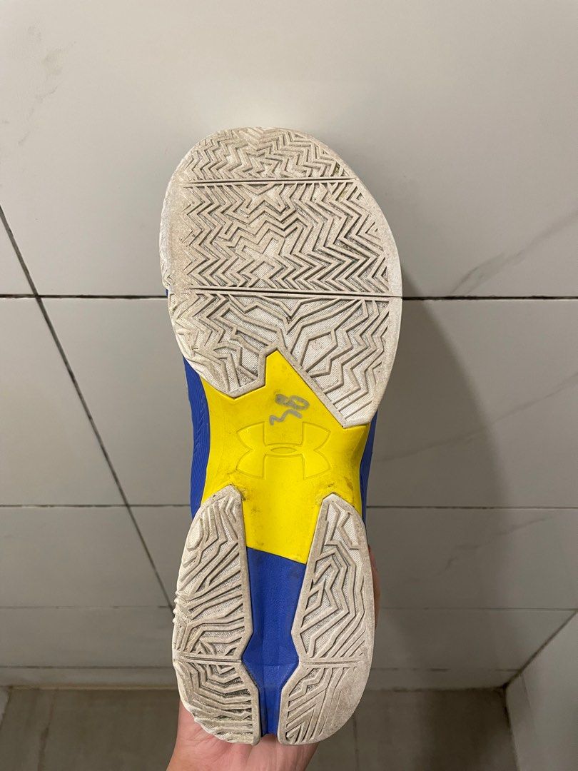 Curry 2.5 37 top
