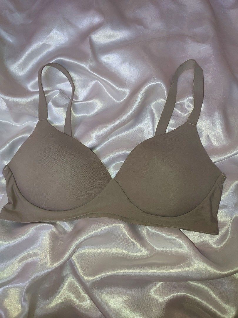 Uniqlo beauty soft top