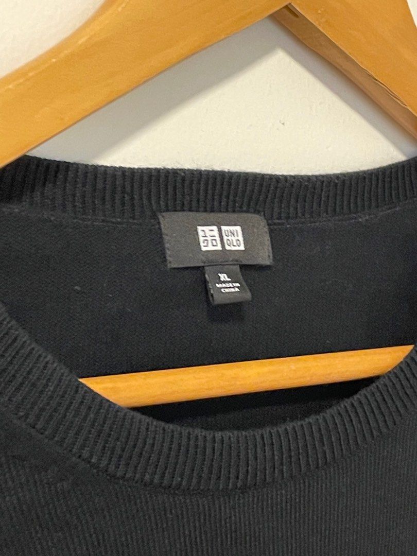 Uniqlo Knit Sweater (Category: Coats, Jackets and Outerwear) located in Manila. Submitted by johnille (Listing ID 1268150935, Image 3). Description: What you see is what you get size: XL 800+SF (free shipping if within qc area).