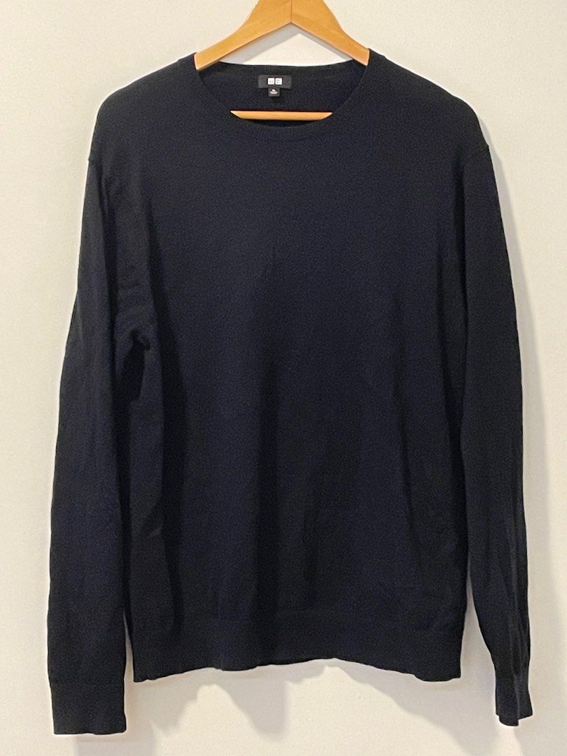 Uniqlo Knit Sweater (Category: Coats, Jackets and Outerwear) located in Manila. Submitted by johnille (Listing ID 1268150935, Image 2). Description: What you see is what you get size: XL 800+SF (free shipping if within qc area).
