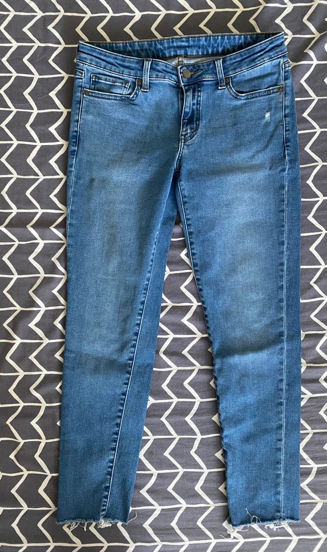 Uniqlo skinny jeans, Women's Fashion, Bottoms, Jeans on Carousell