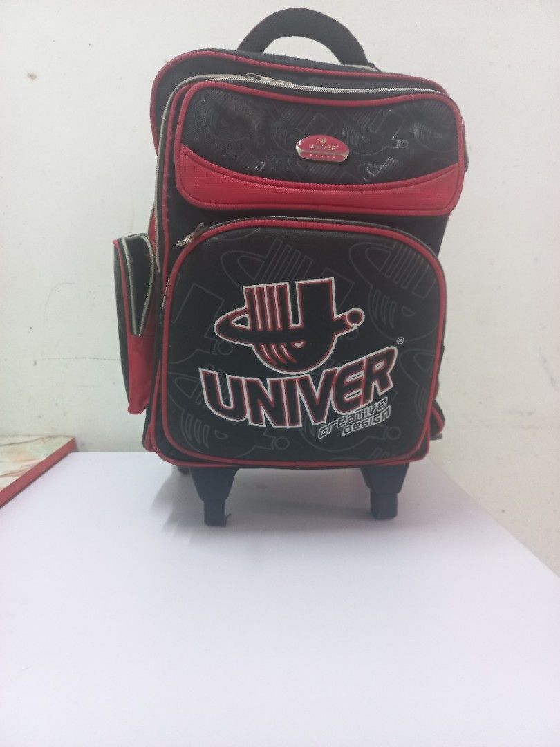 Univer school bag deals