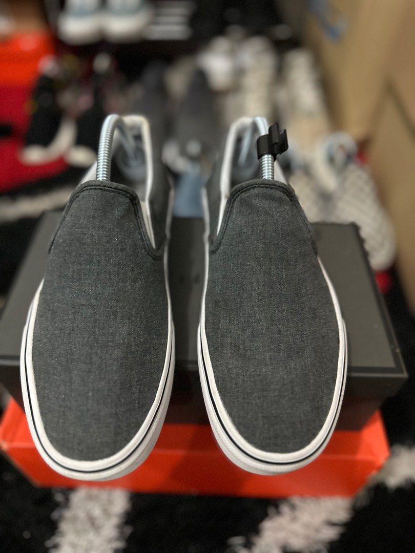 Vans slip on 7.5uk Men s Fashion Footwear Sneakers on Carousell