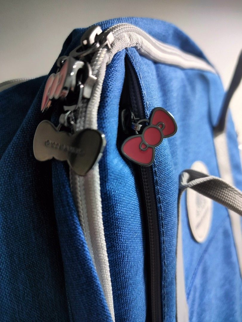 Victor hello kitty bag, Sports Equipment, Sports & Games, Racket & Ball