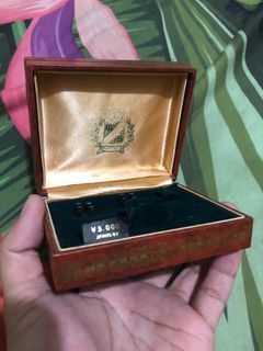 Vintage old jewelry box case