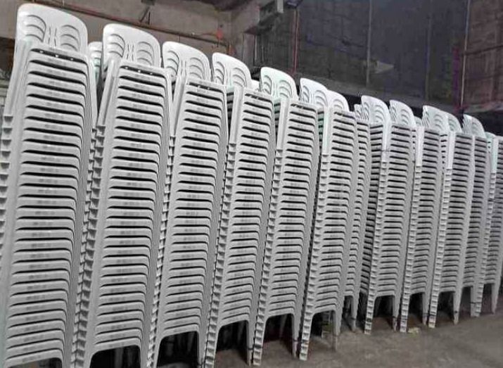 WHITE MONOBLOC CHAIRS To Taytay Rizal, Furniture & Home Living, Furniture, Chairs on Carousell