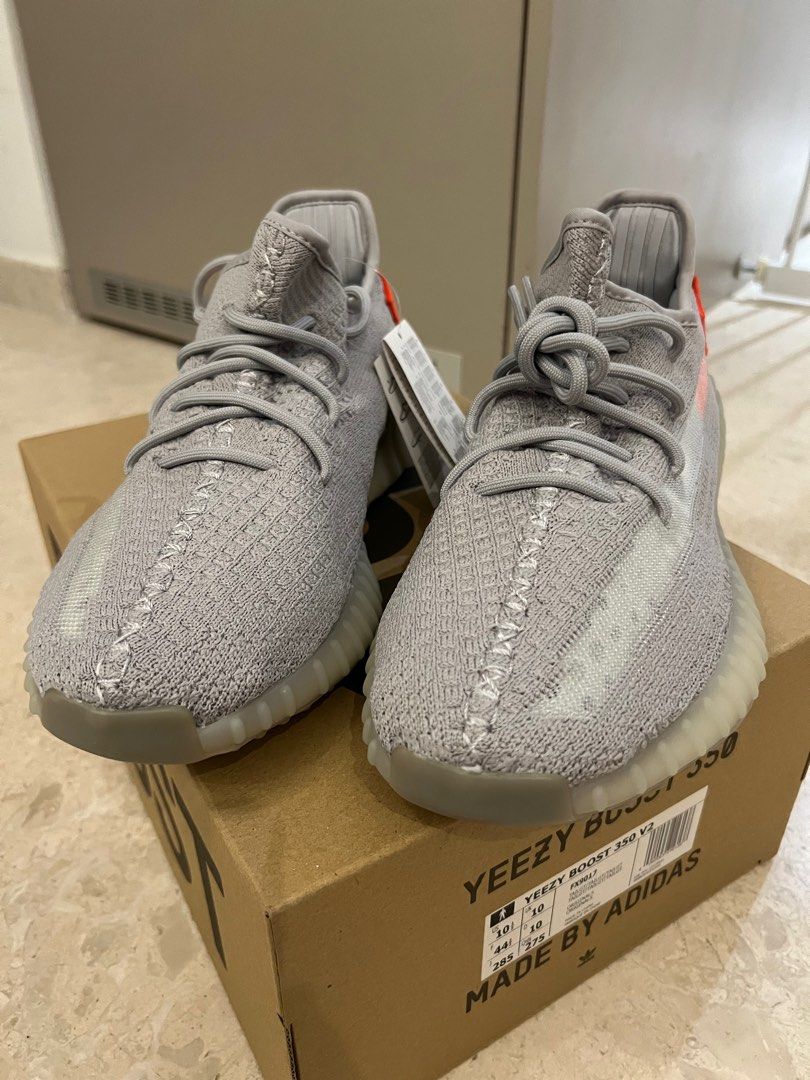 Yeezy 212 top