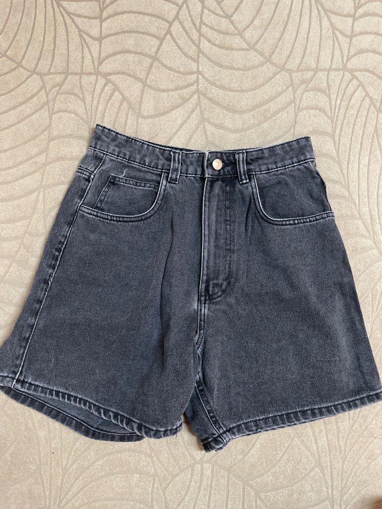 Zara Black Denim Long Shorts (Category: Shorts) located in Pasig City. Submitted by prebym. (Listing ID 1268174928, Image 1). Description: In very good condition size 36 on tag fits small - medium frames tags: zara mango stradivarius bershka forever 21.