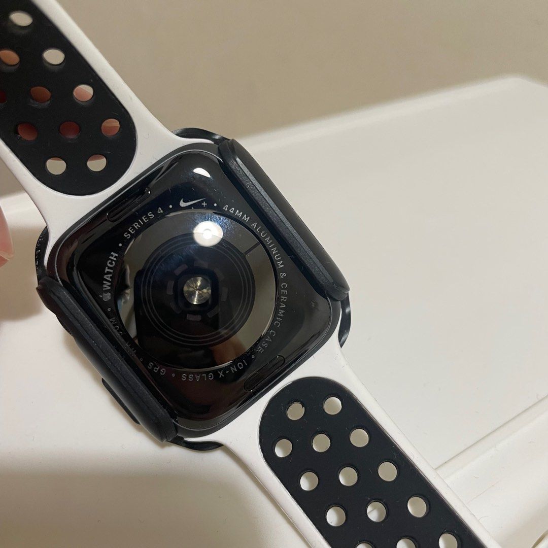 Apple watch series on sale 4 44mm nike plus
